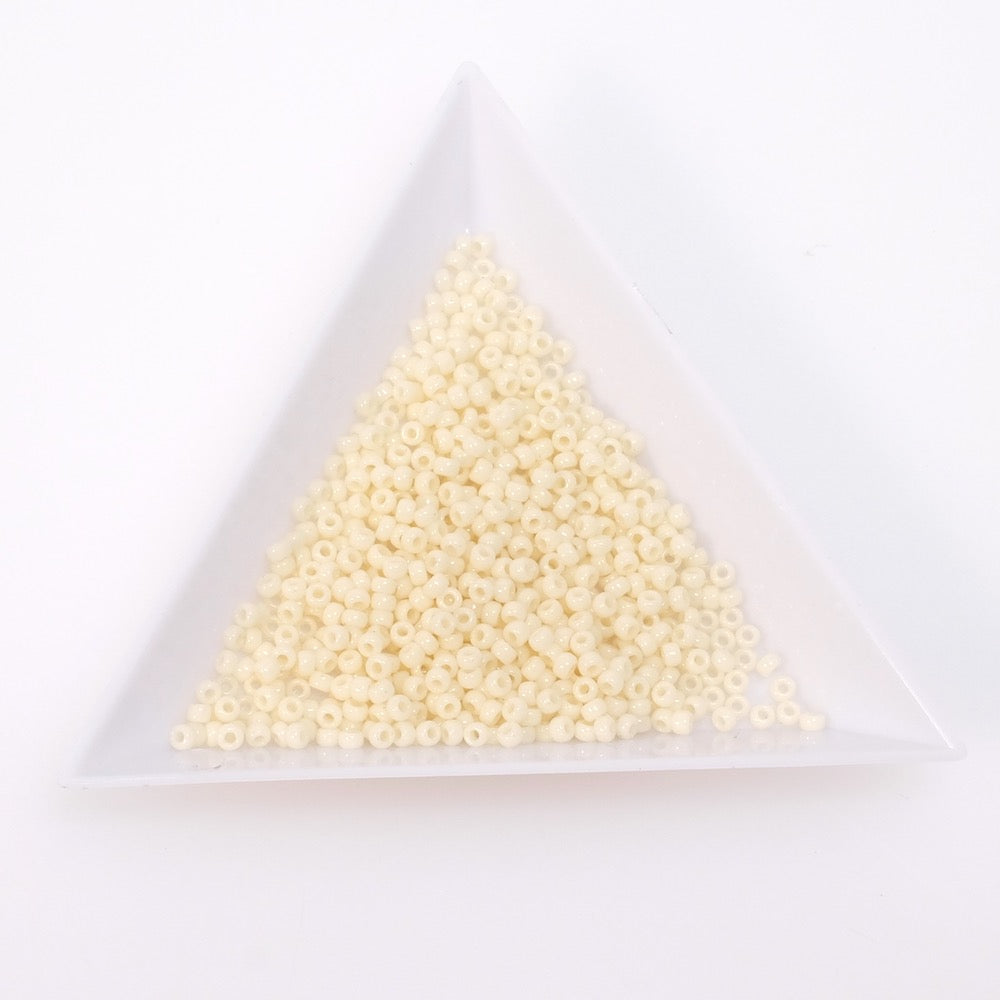 5 grammes de perles Miyuki Rocailles 11/0 Opaque Ivory N°0491