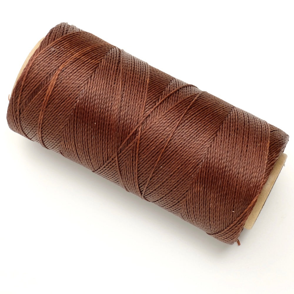 Bobine de fil ciré Linhasita 0,5mm pour micro macramé - Marron